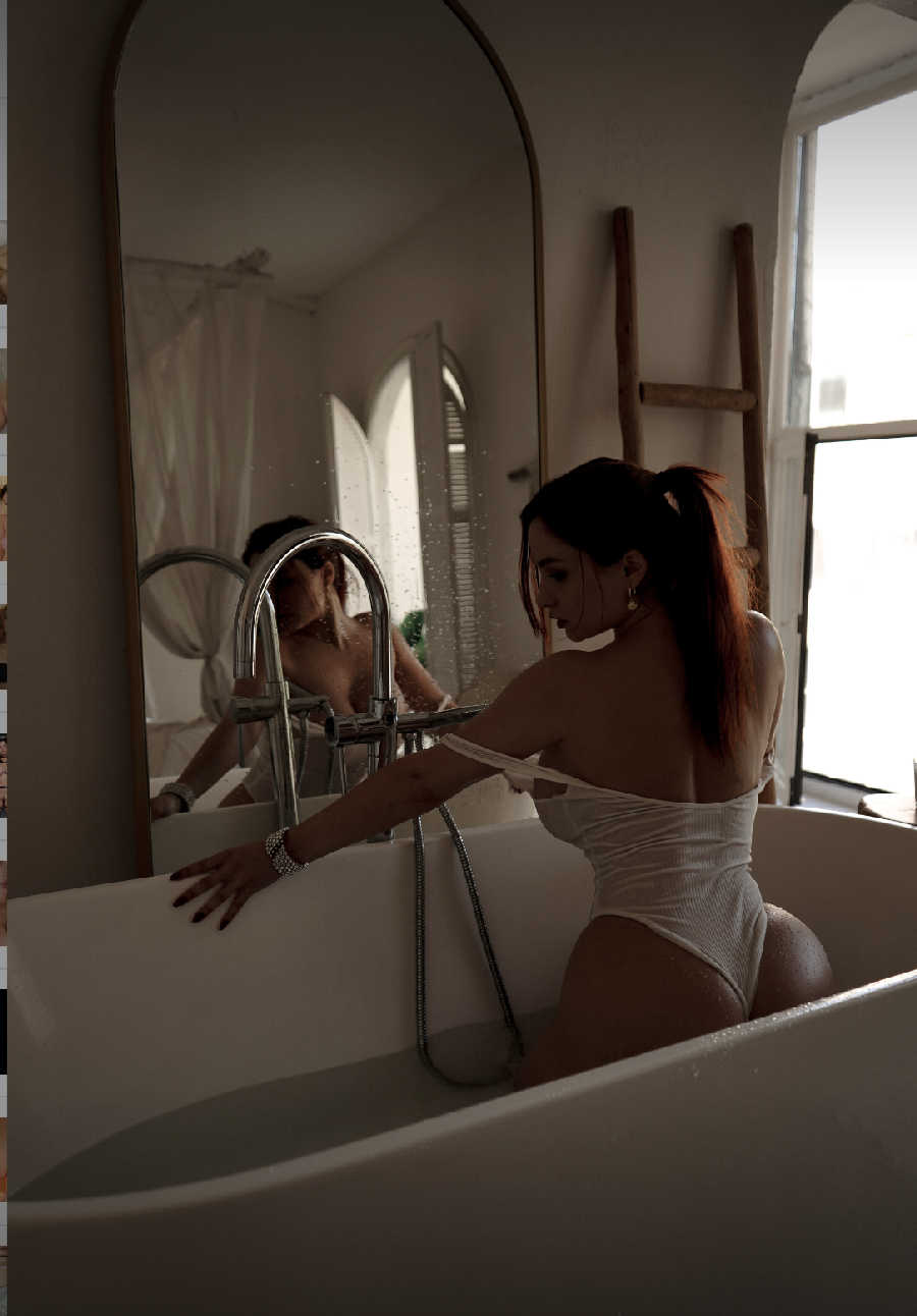 A playful frame from Miranda Faith nude — online in Amsterdam