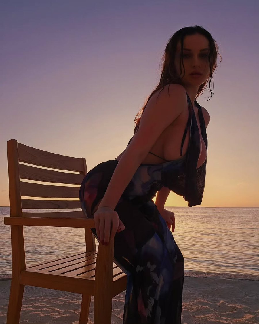 Sexy girl Miranda Faith nude in Amsterdam