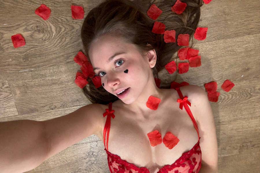 Model Baby Riley in Amsterdam