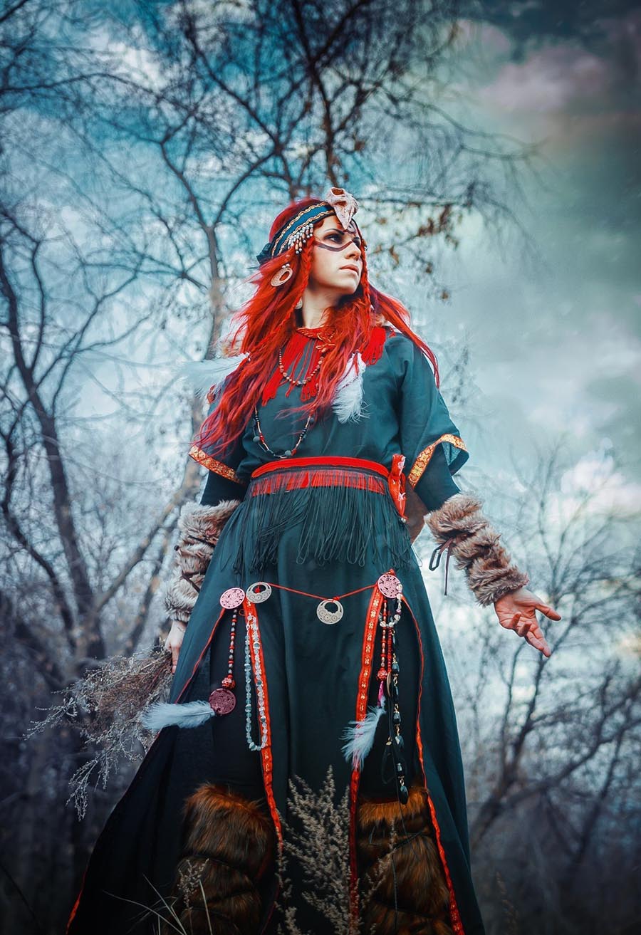 Take a pause and enjoy Girls in Slavic costumes — streaming from Amsterdam