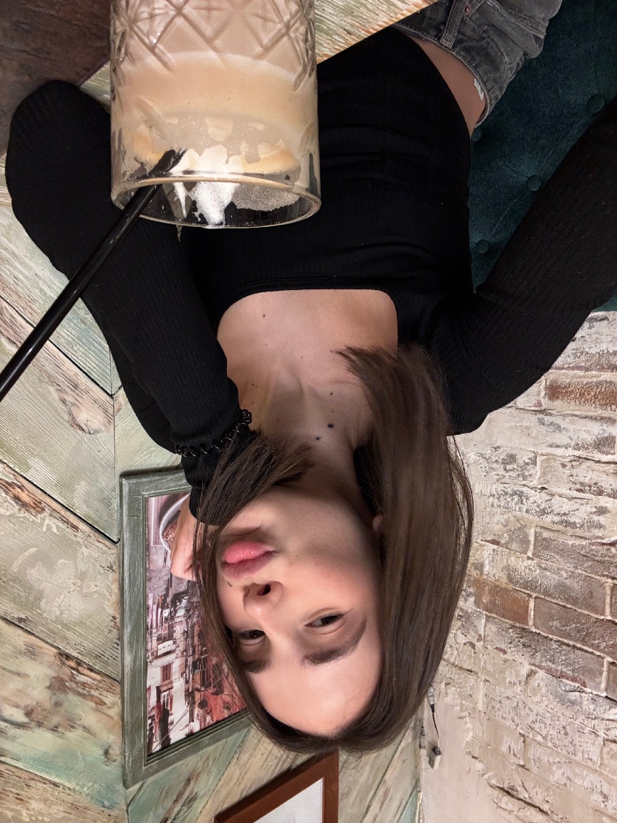 Fresh photos, fresh mood — Tina online in Amsterdam